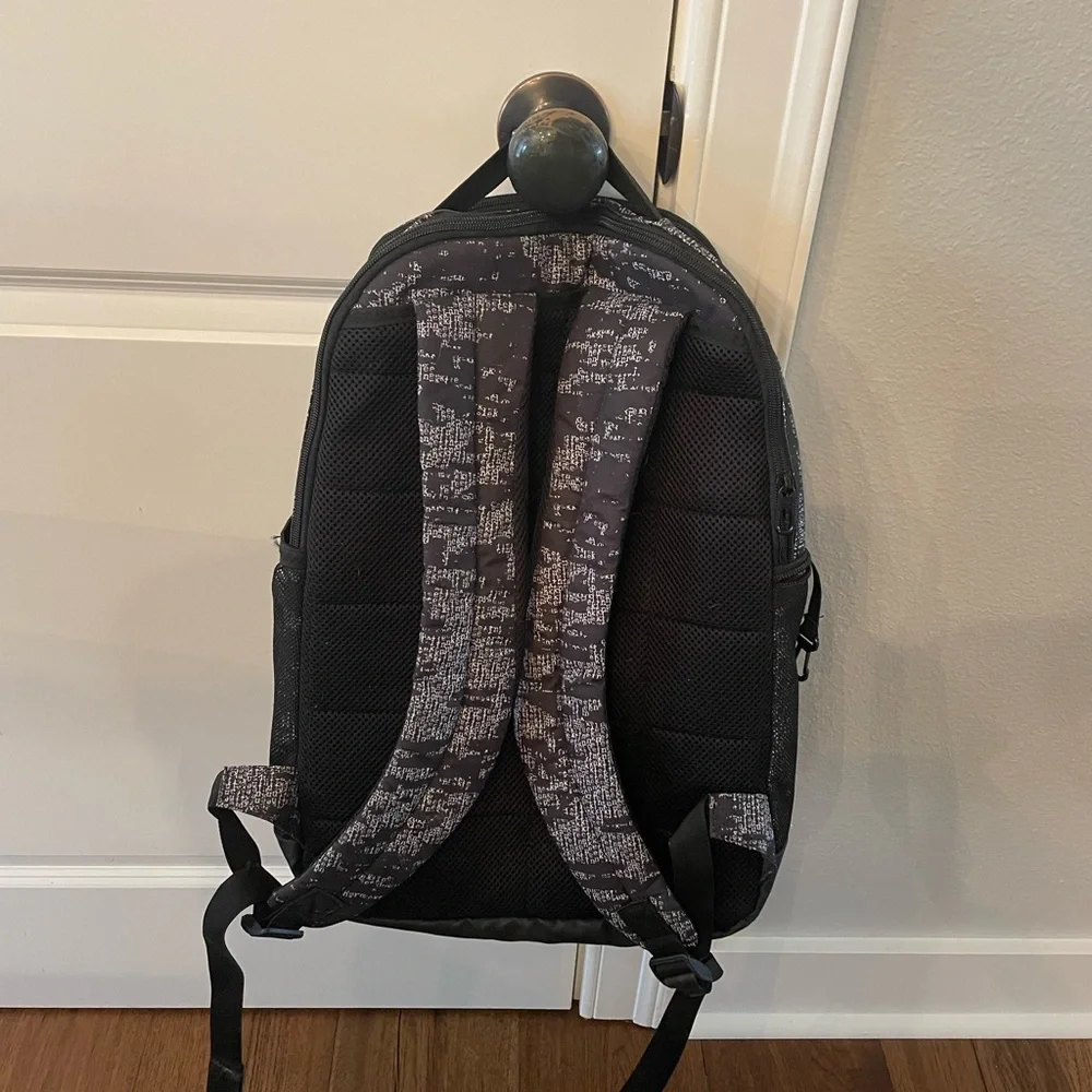 Nike Pattern Backpack - Picture 2 of 3